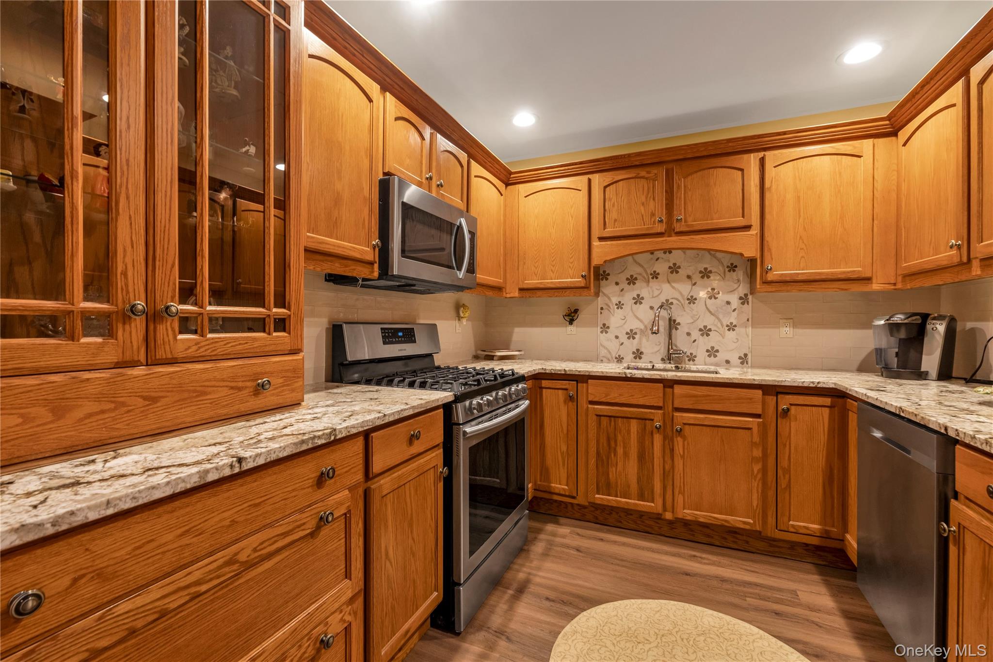 1125 Savoy Drive Property Photo 10