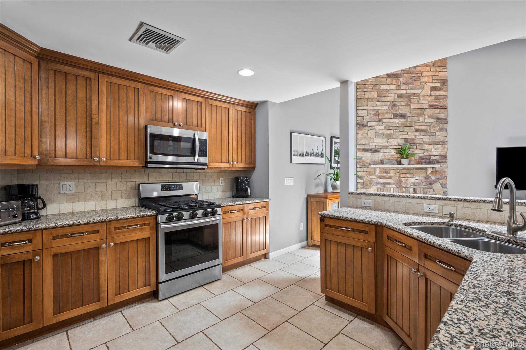 6 Barry Court Property Photo 2