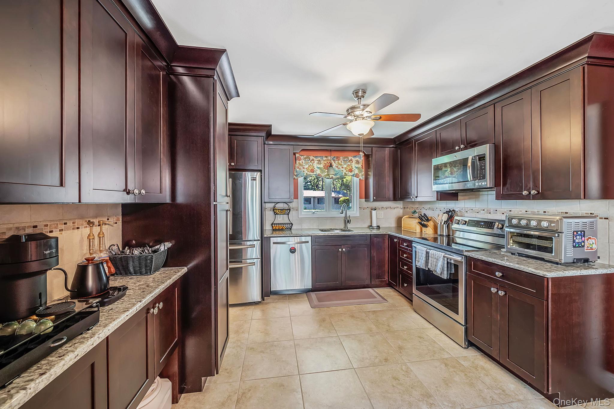 47 Fox Lane Property Photo 6