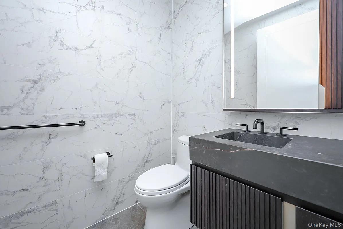 133-36 37th Avenue Ph3b Property Photo 12