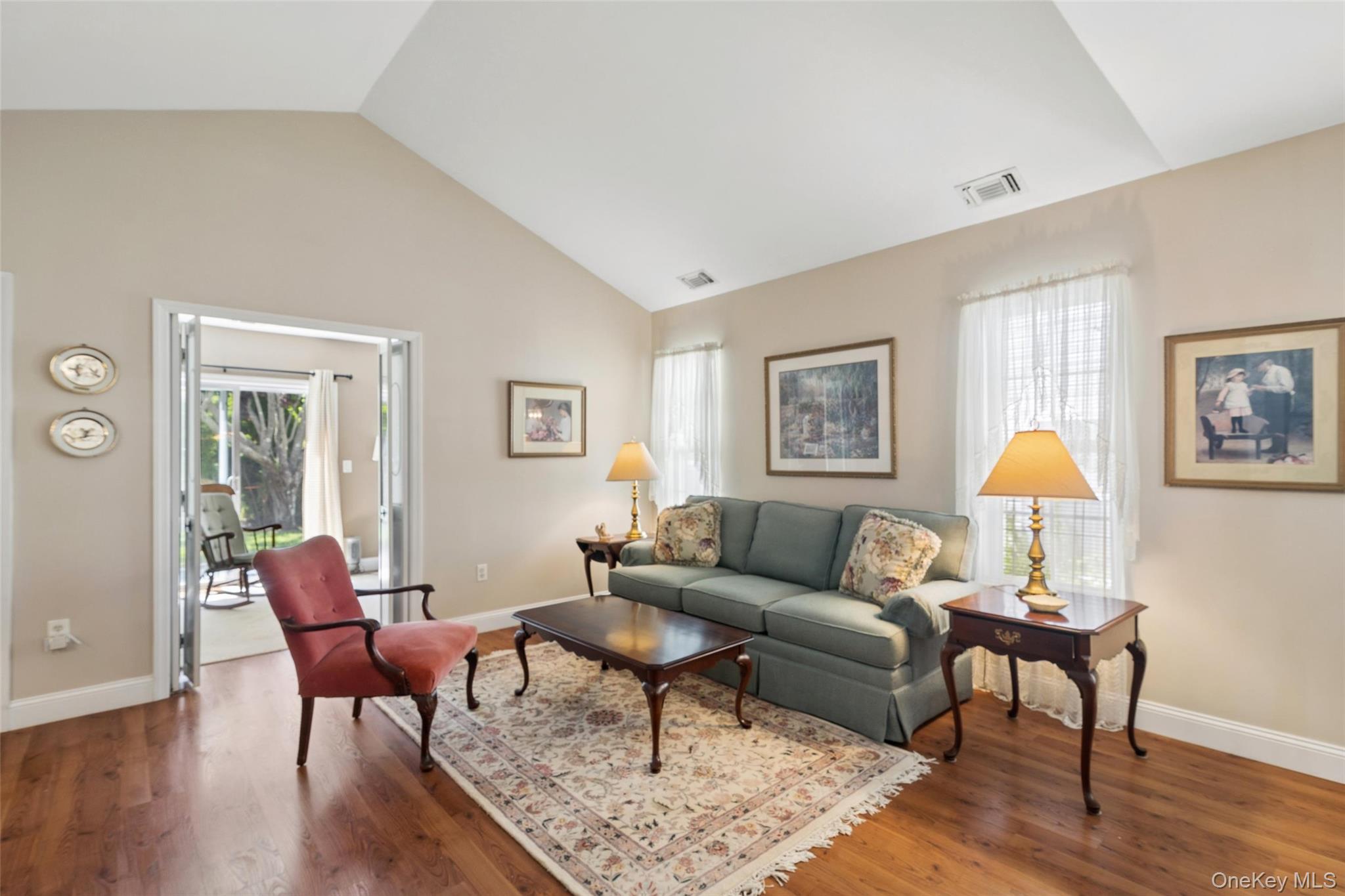621 Spring Lake Drive Property Photo 7