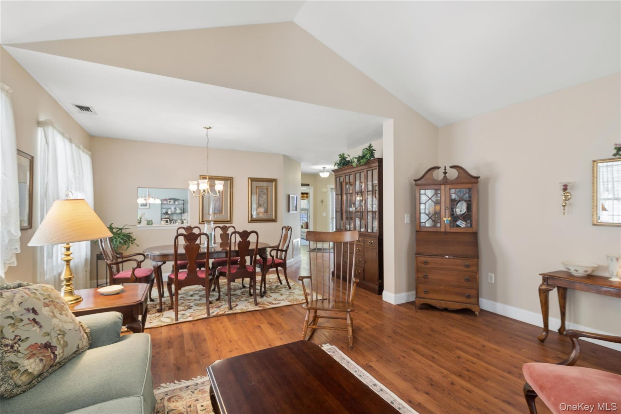 621 Spring Lake Drive Property Photo 9