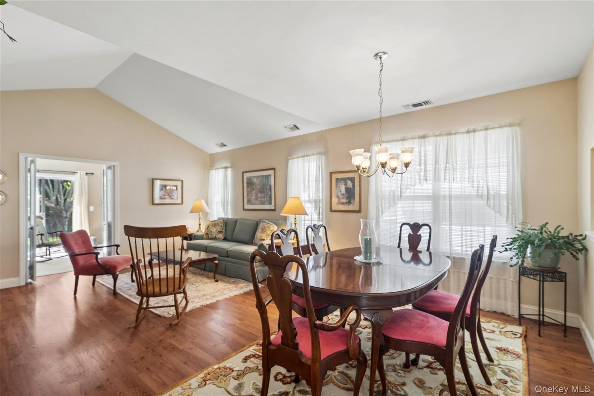 621 Spring Lake Drive Property Photo 11