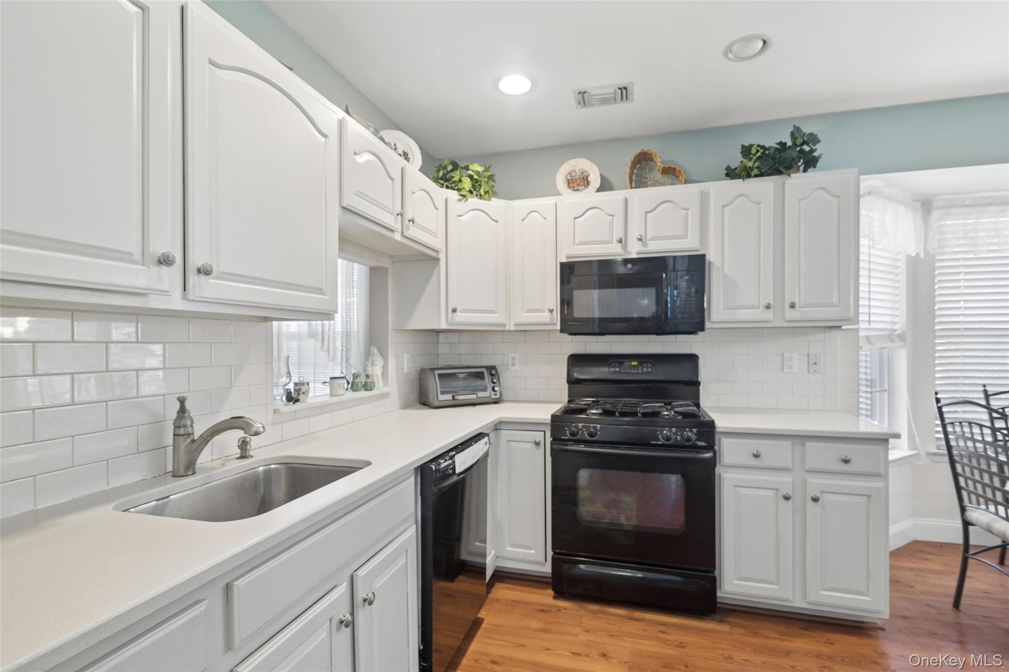 621 Spring Lake Drive Property Photo 18