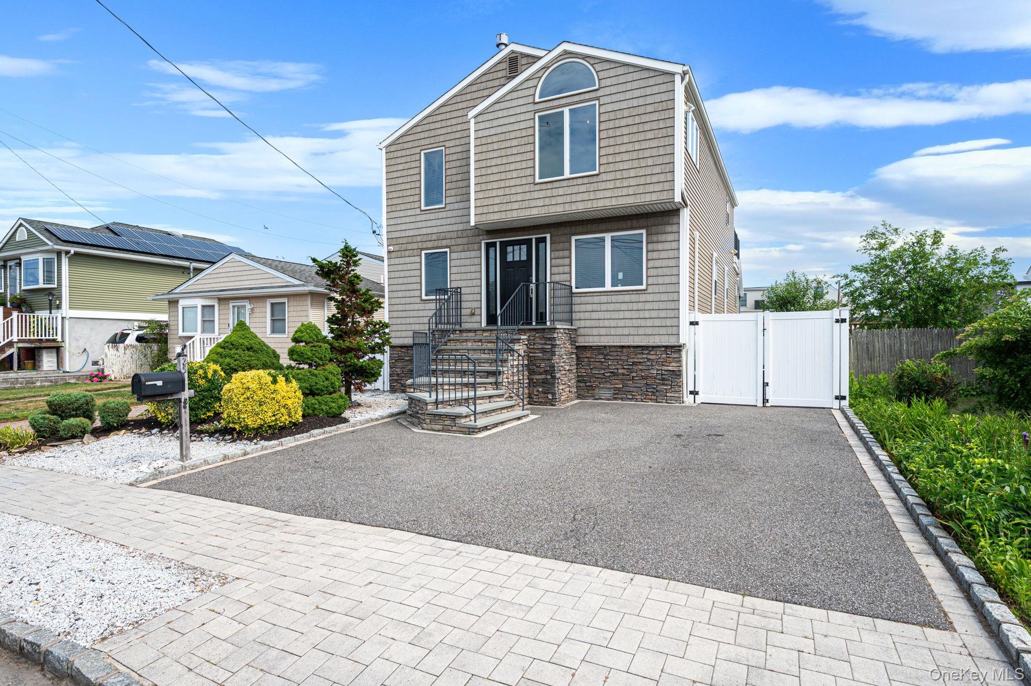 25 E Seacrest Avenue Property Photo 1