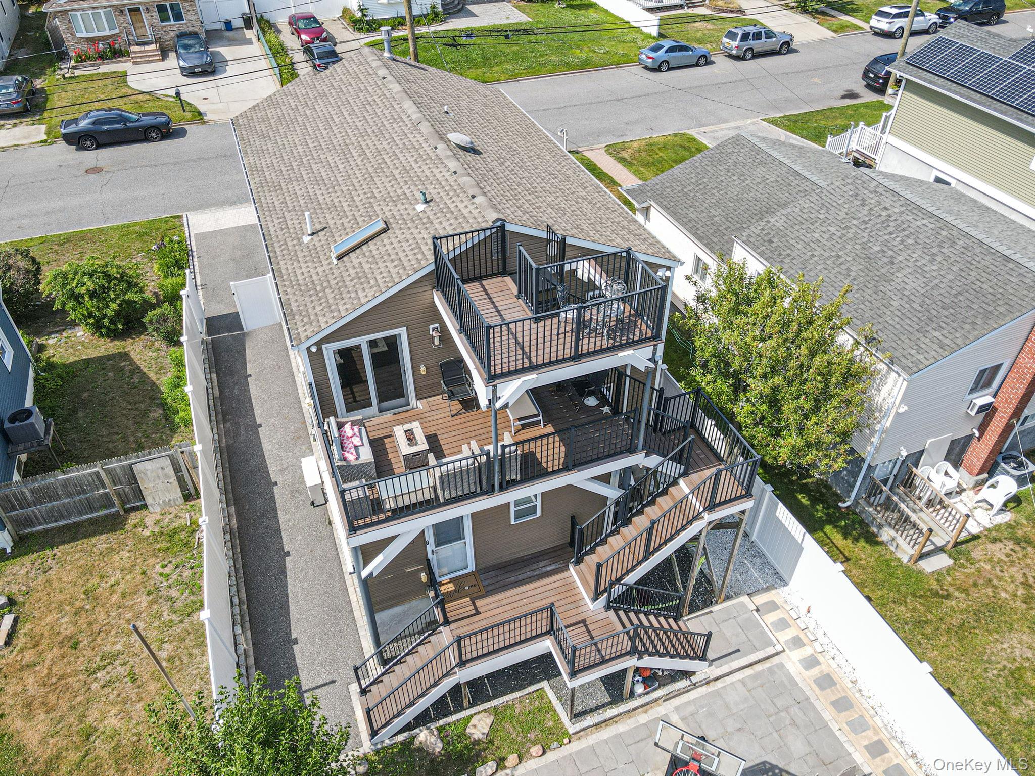 25 E Seacrest Avenue Property Photo 3