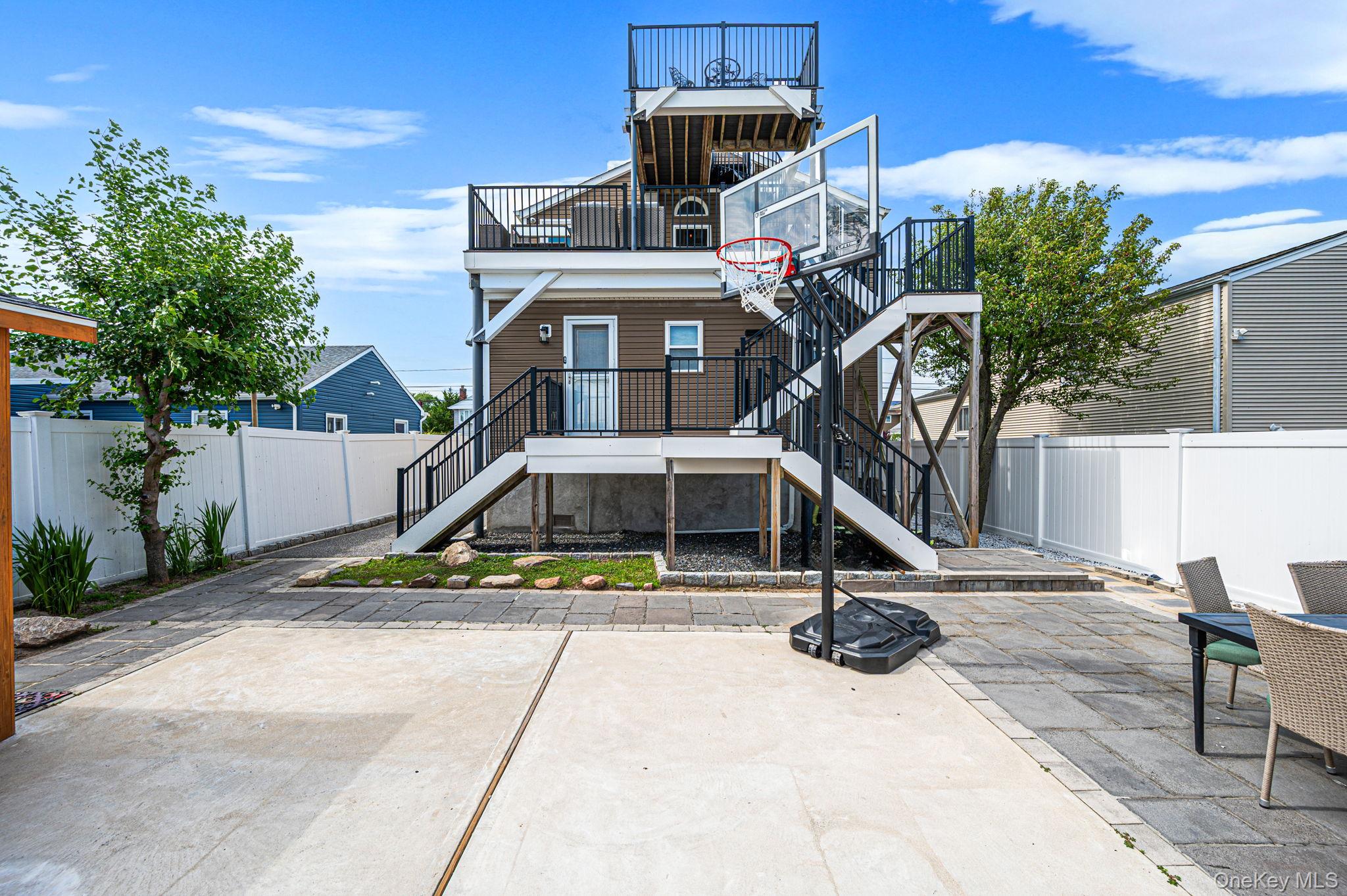 25 E Seacrest Avenue Property Photo 13