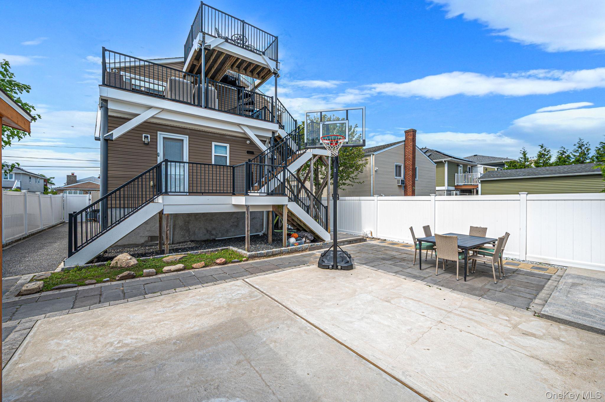 25 E Seacrest Avenue Property Photo 14