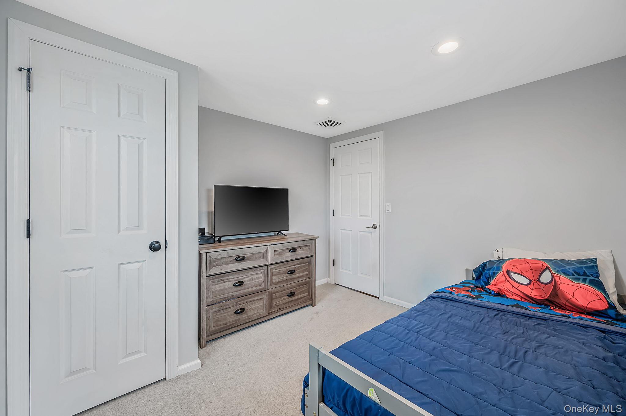 25 E Seacrest Avenue Property Photo 33