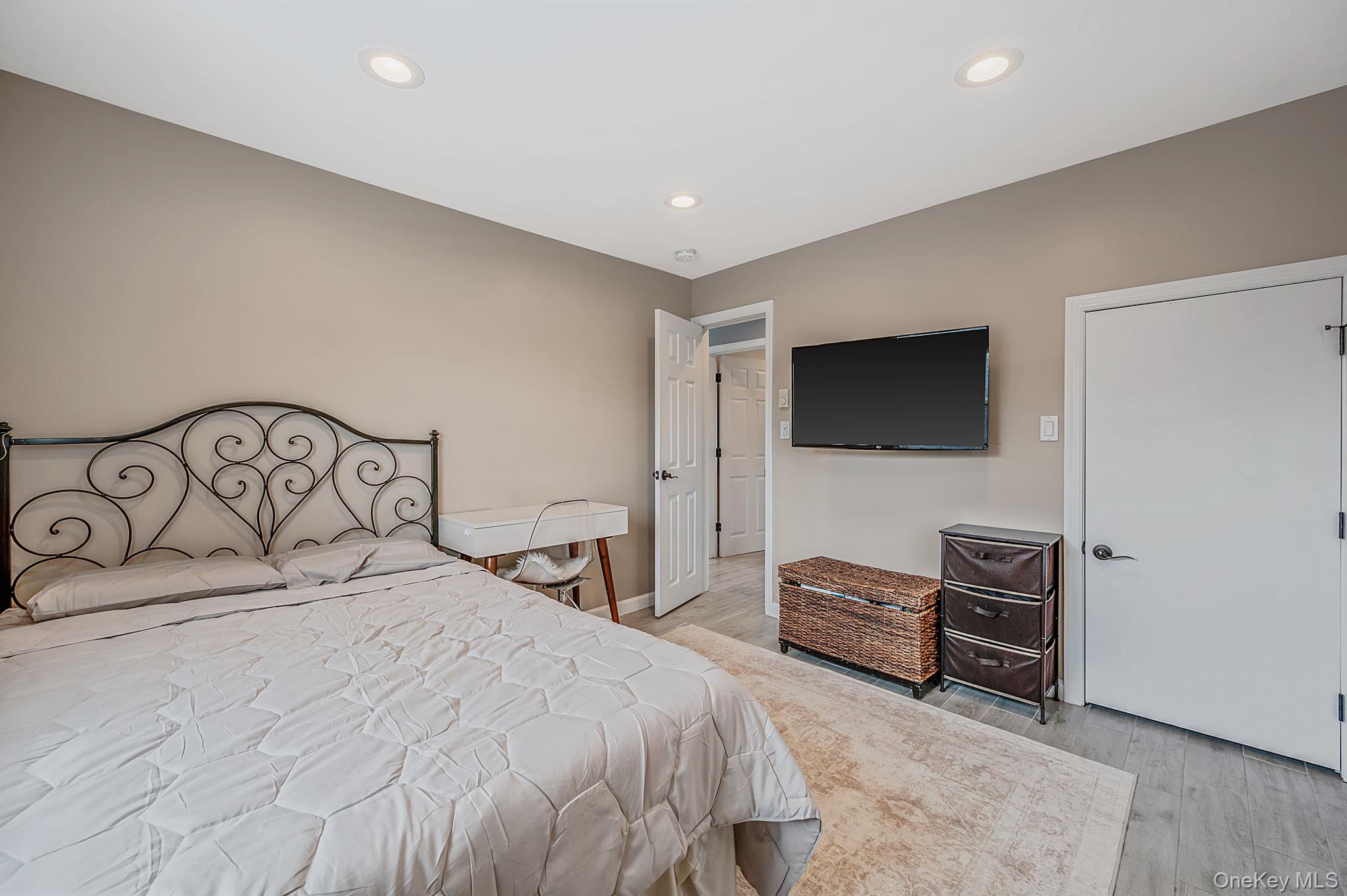 25 E Seacrest Avenue Property Photo 36