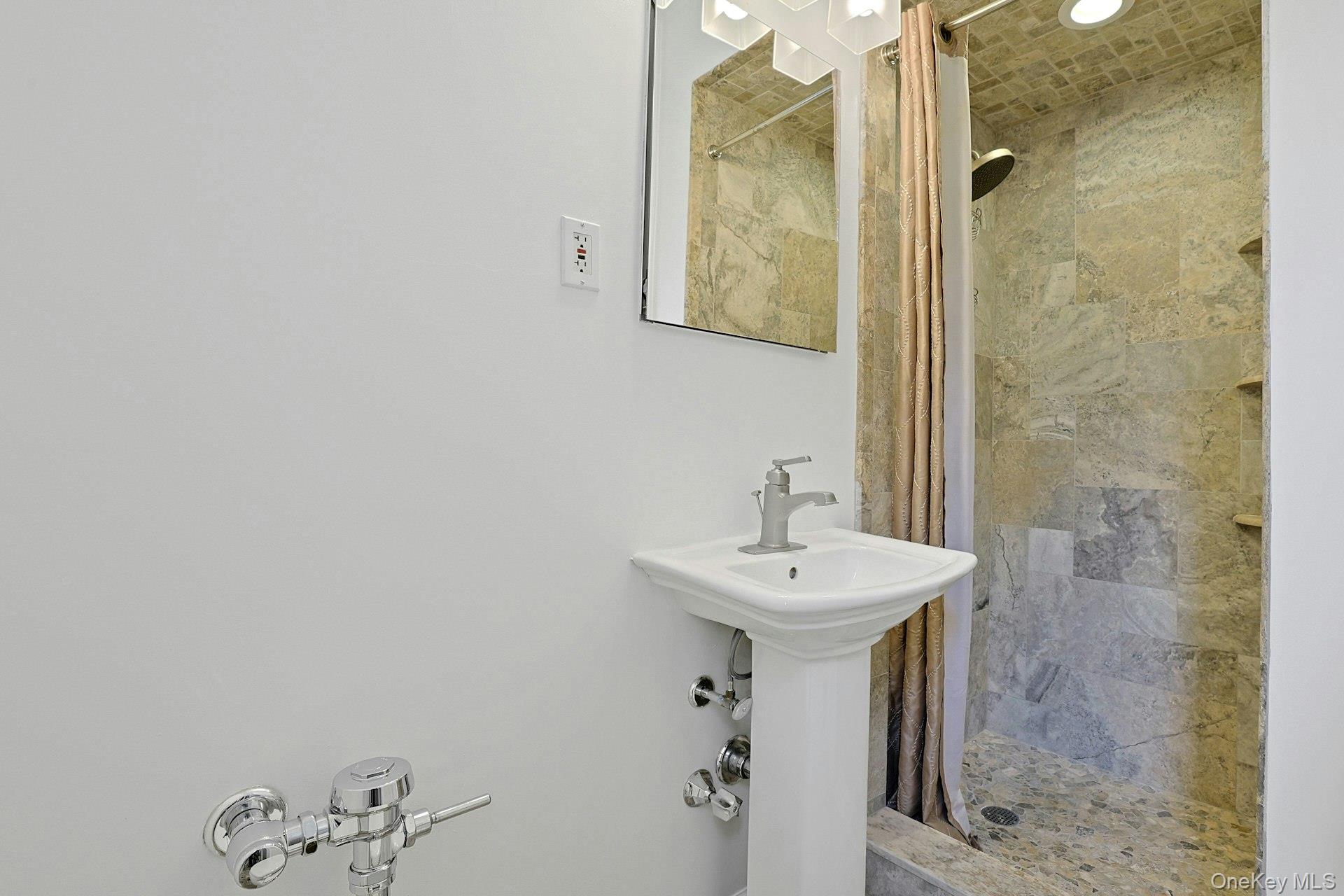 1255 North Avenue B-4j Property Photo 16