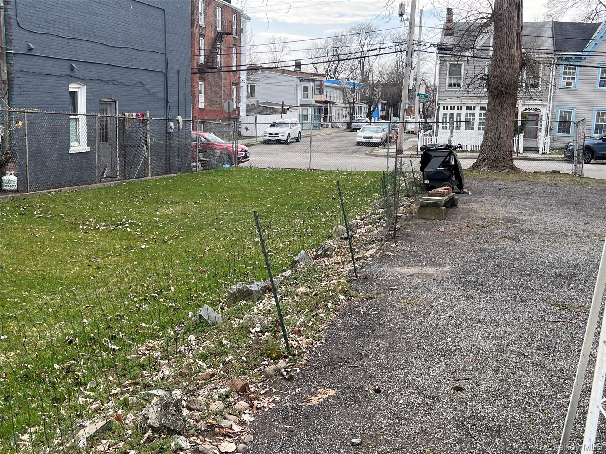 286 1st Street Property Photo 1