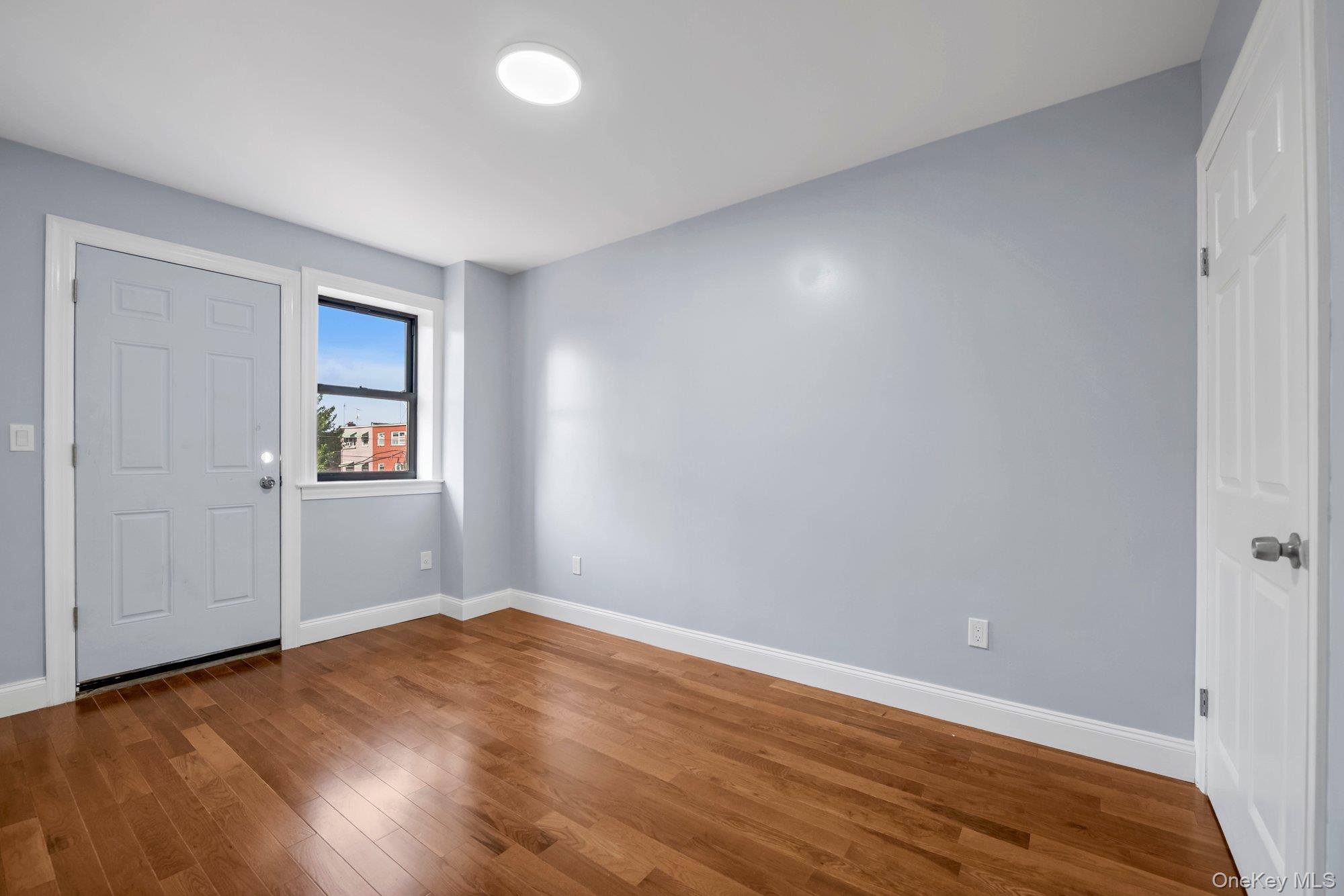 2114 Lacombe Avenue Property Photo 7