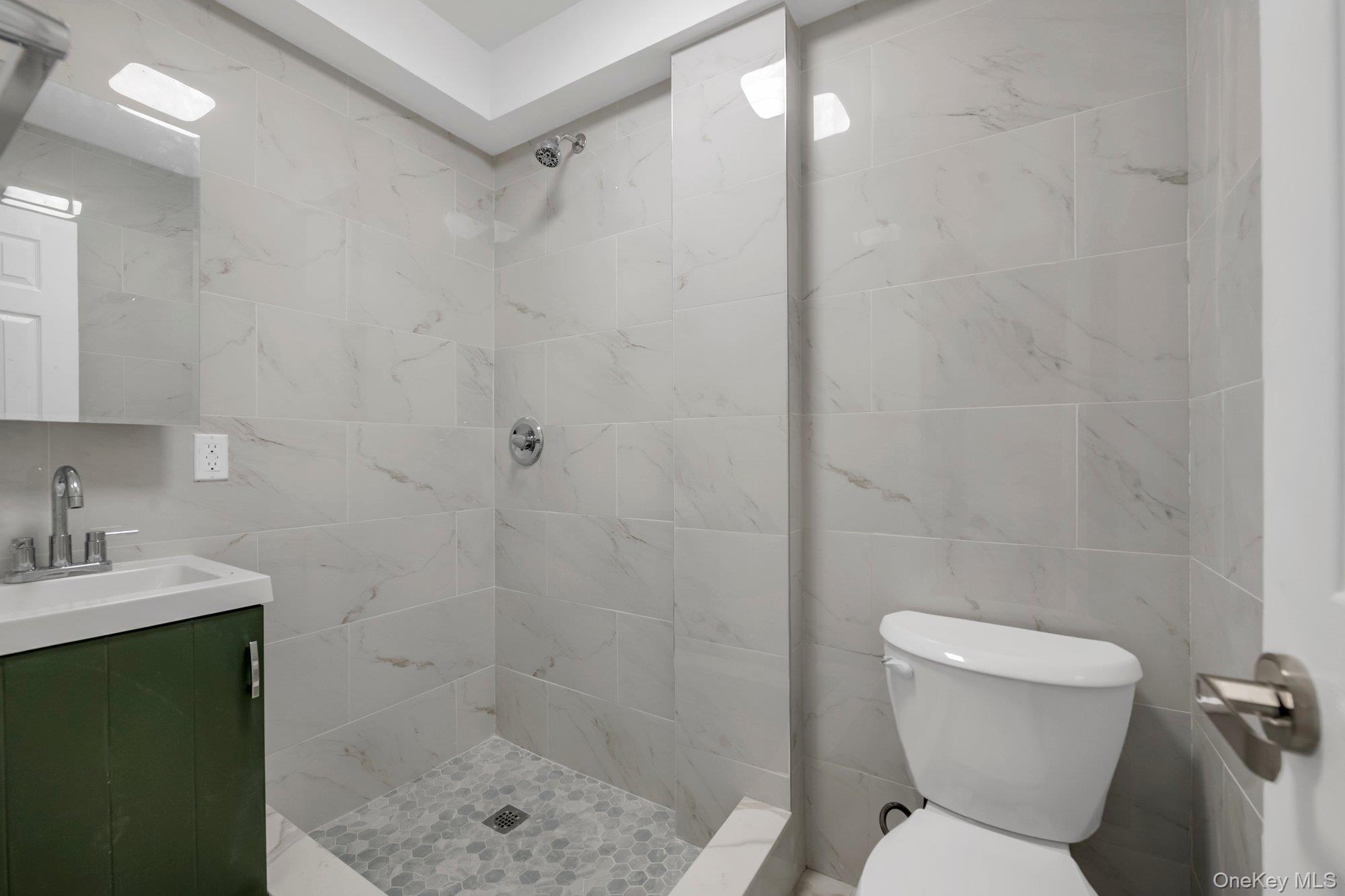 2114 Lacombe Avenue Property Photo 8