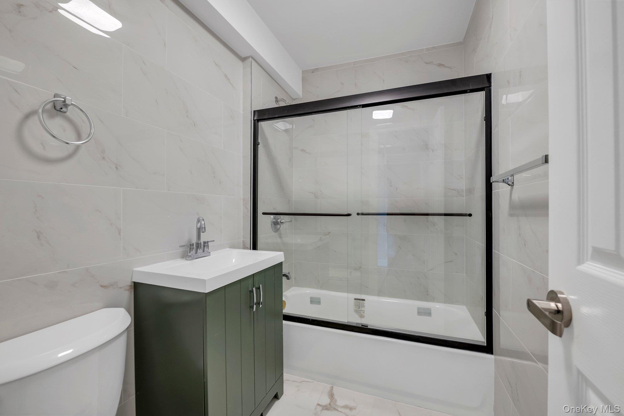 2114 Lacombe Avenue Property Photo 15