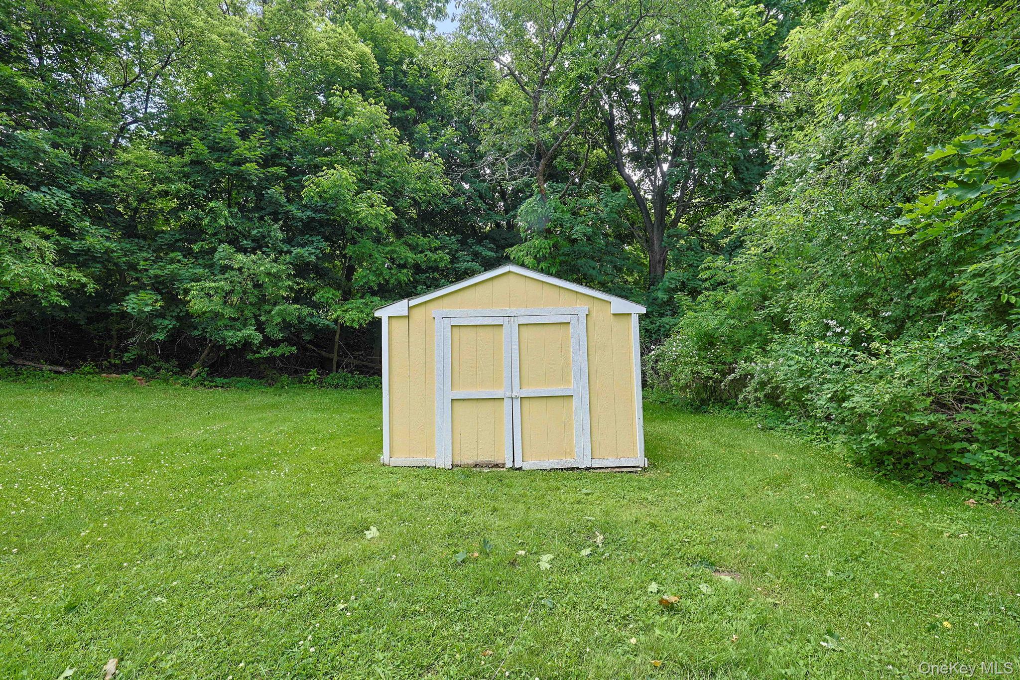 22 Valley Avenue Property Photo 31