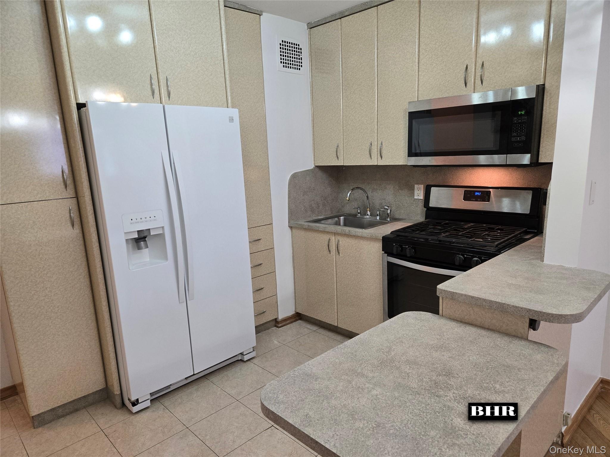 150 W End Avenue 3e Property Photo 2