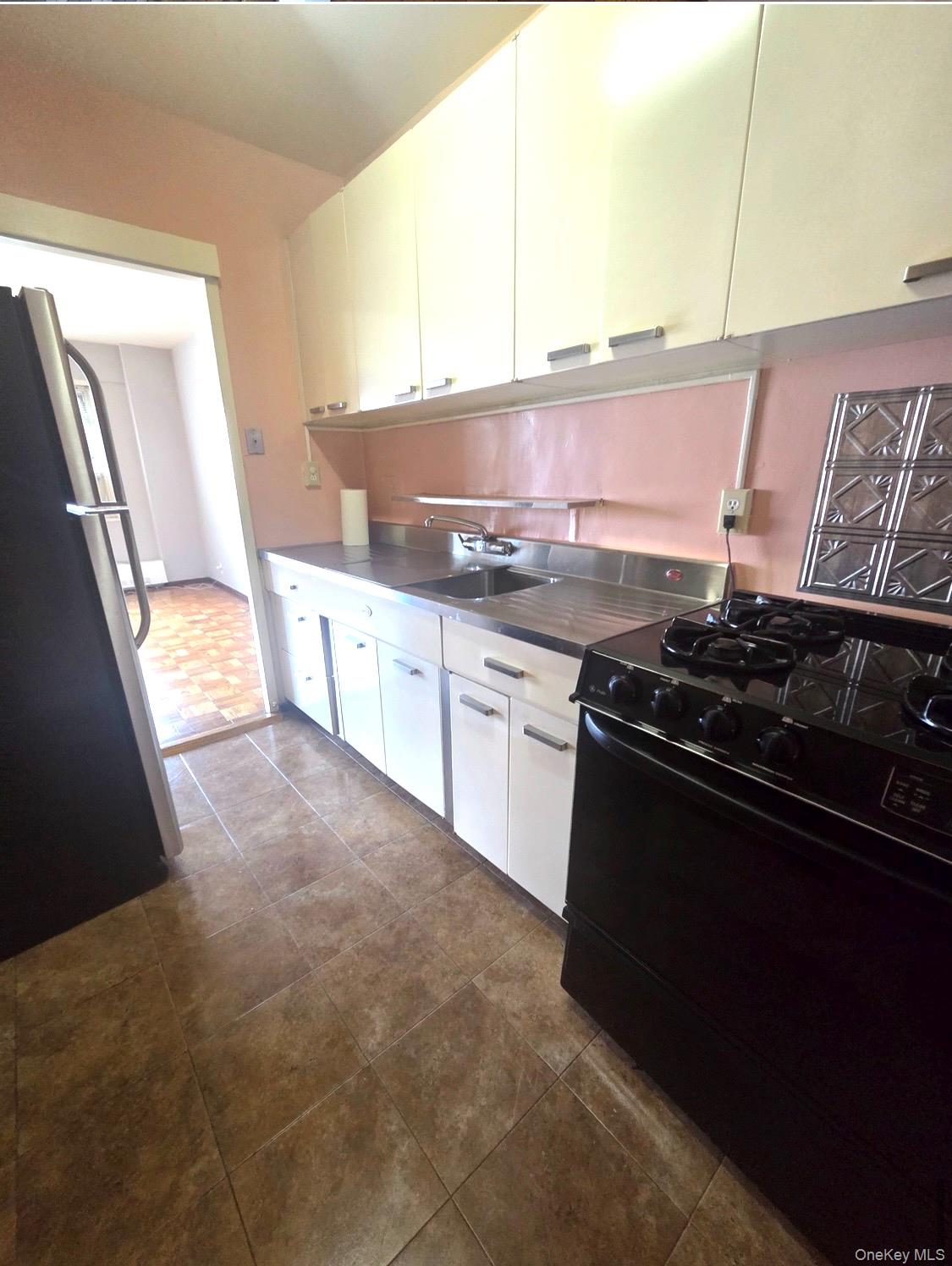 3 Fordham Hill 11d Property Photo 3