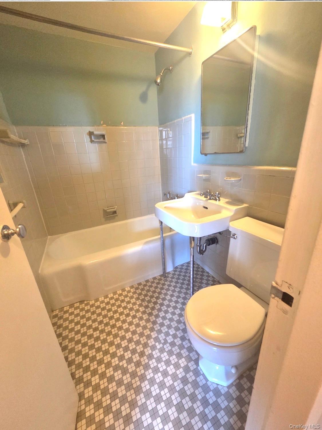 3 Fordham Hill 11d Property Photo 7