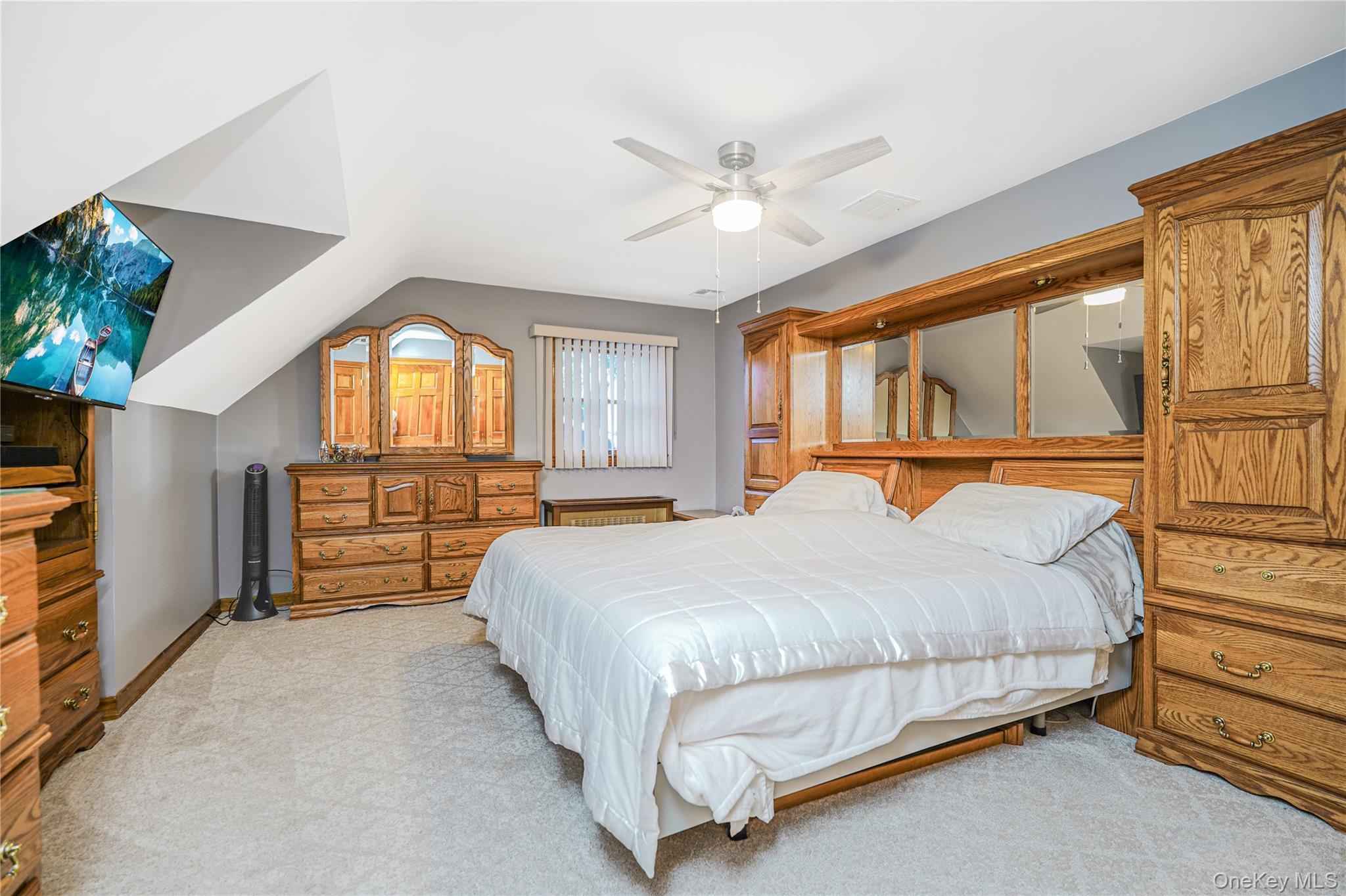 163 Bennett Avenue Property Photo 17