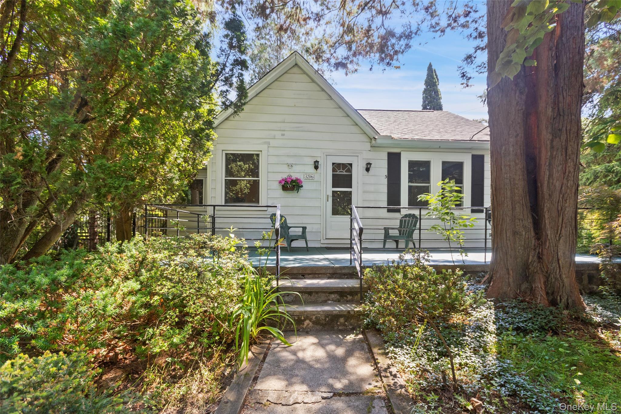 3206 Hollywood Street Property Photo 1