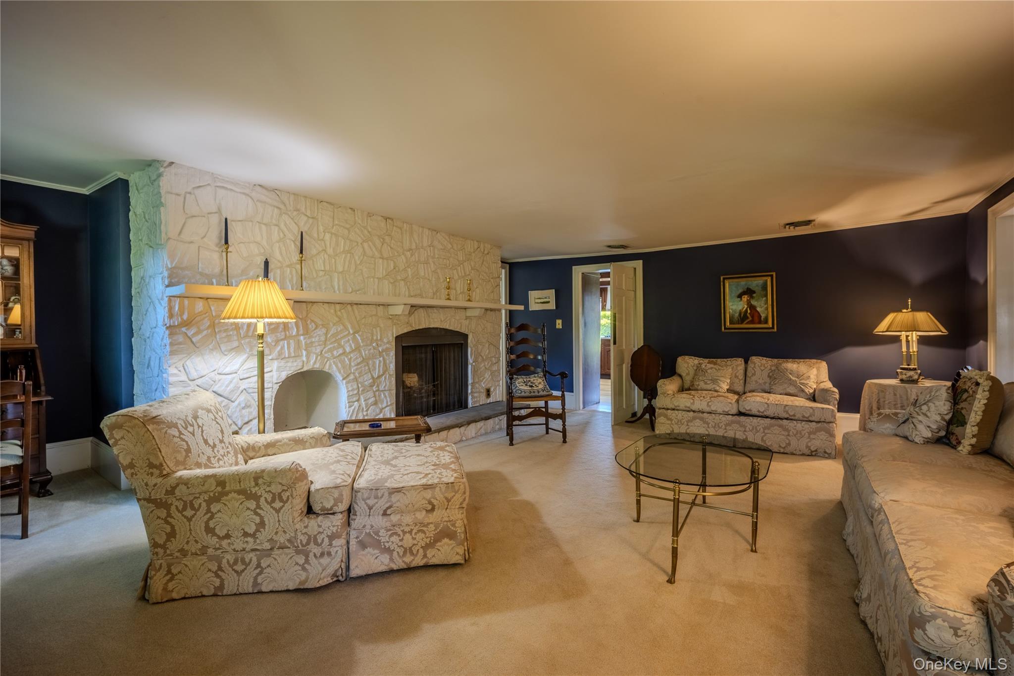190 Dunthorne Drive Property Photo 2