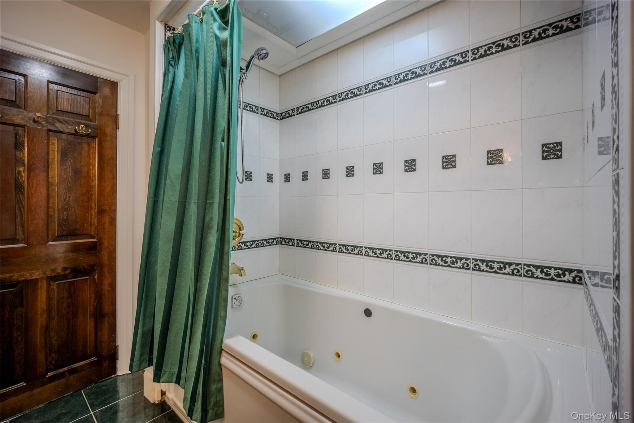 190 Dunthorne Drive Property Photo 29