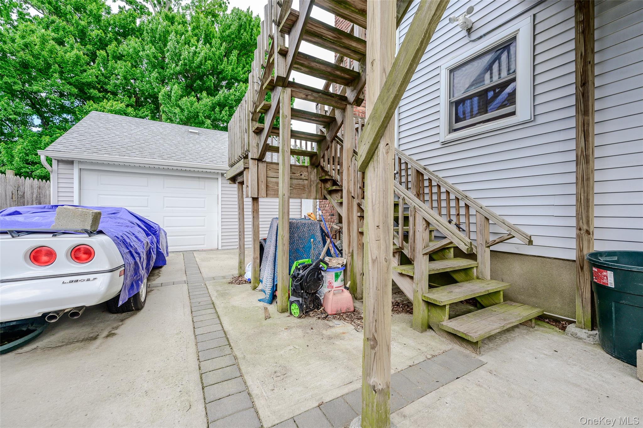 2477 Margaret Street Property Photo 3