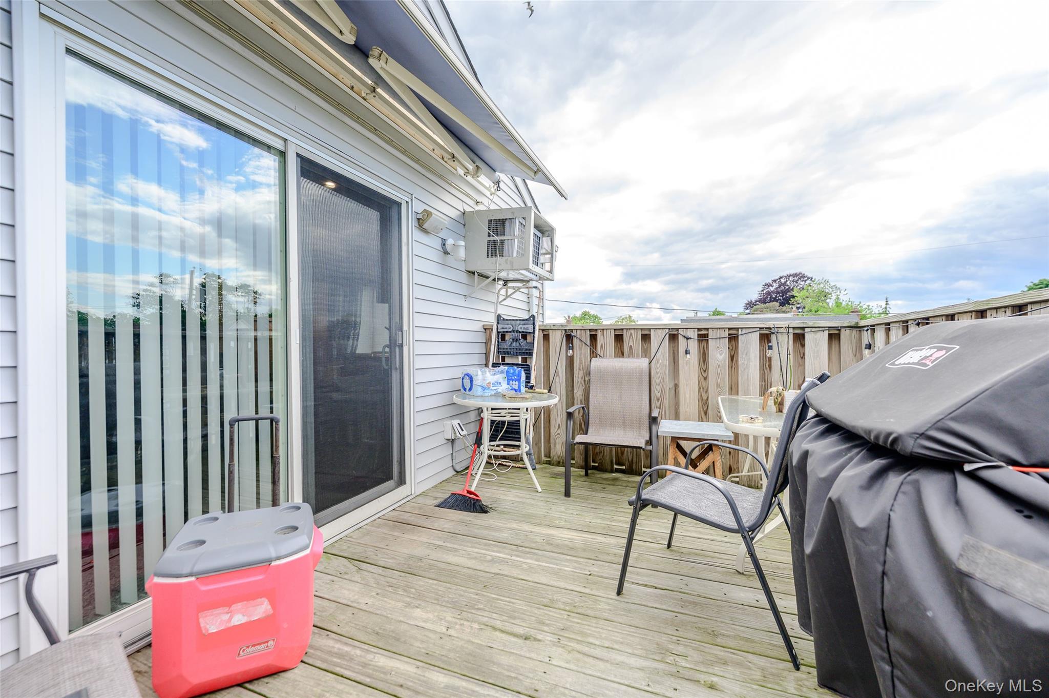 2477 Margaret Street Property Photo 24