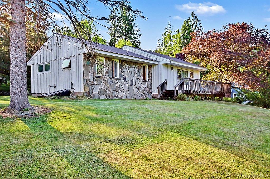105 Cold Spring Road Property Photo 1