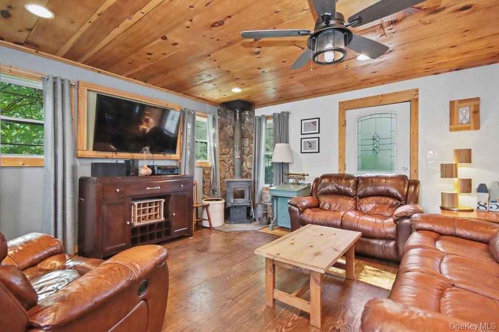 105 Cold Spring Road Property Photo 3