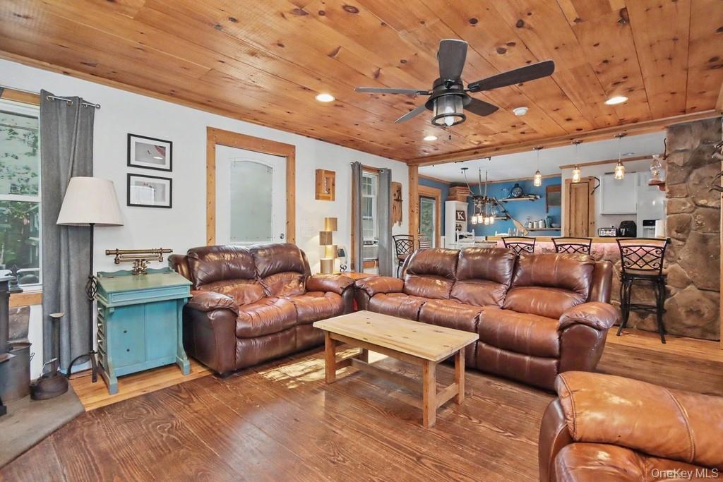 105 Cold Spring Road Property Photo 4