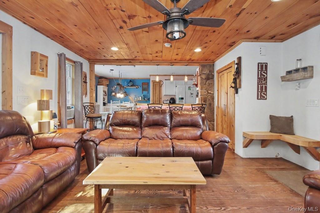 105 Cold Spring Road Property Photo 5