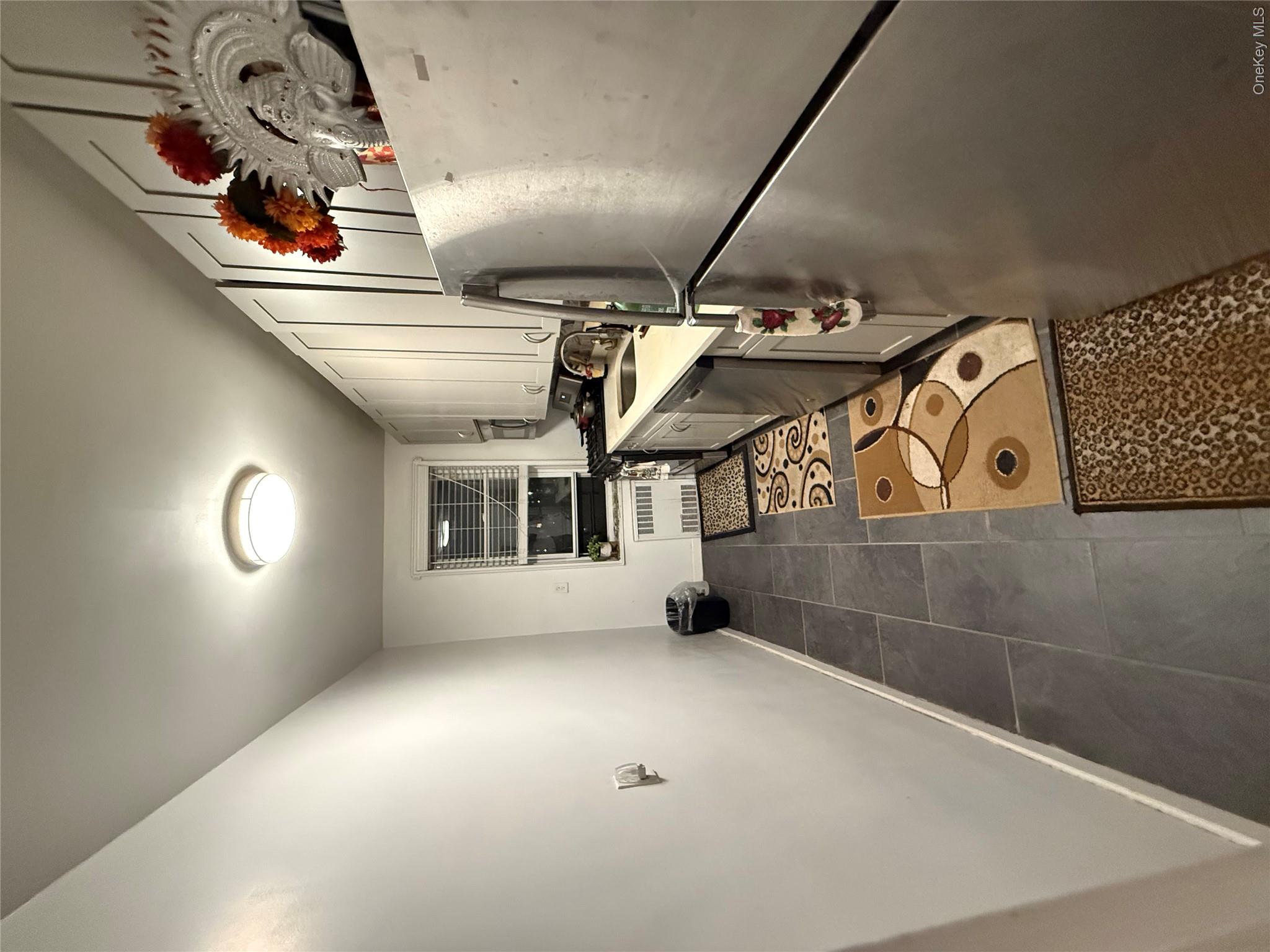 84-55 Daniels Street 5c Property Photo 2