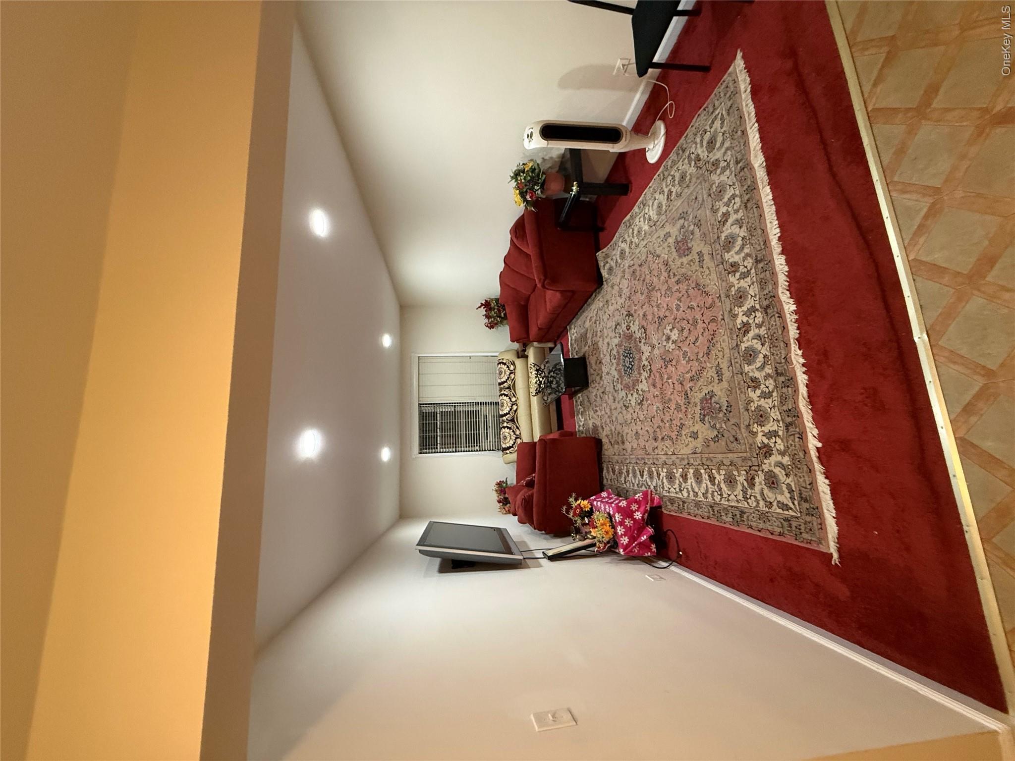 84-55 Daniels Street 5c Property Photo 3