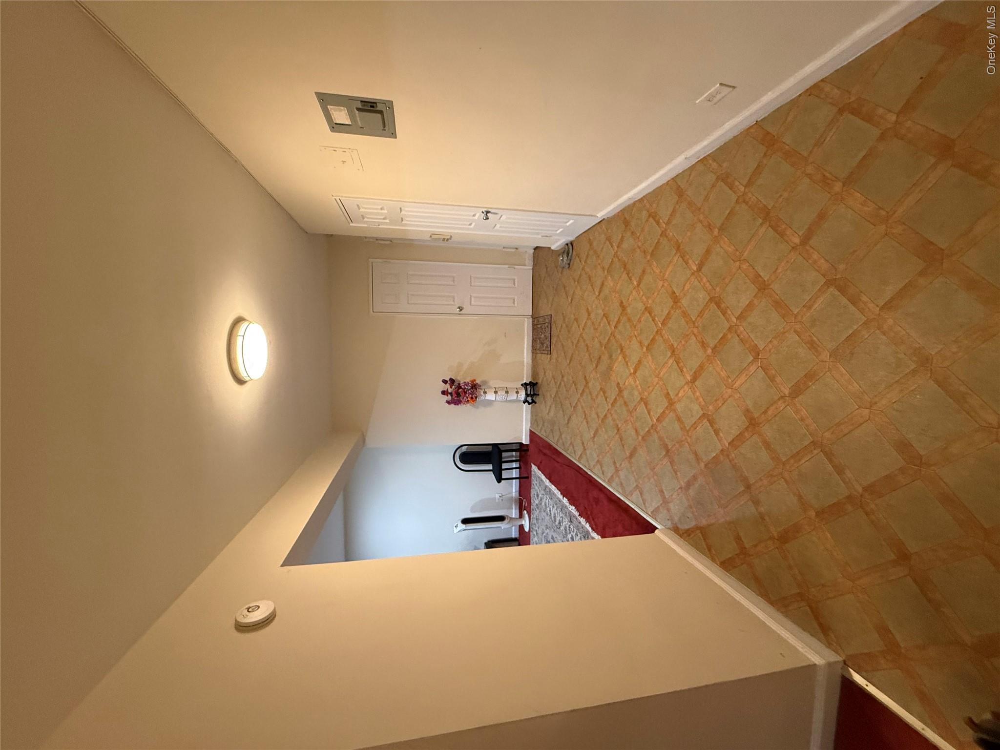 84-55 Daniels Street 5c Property Photo 5