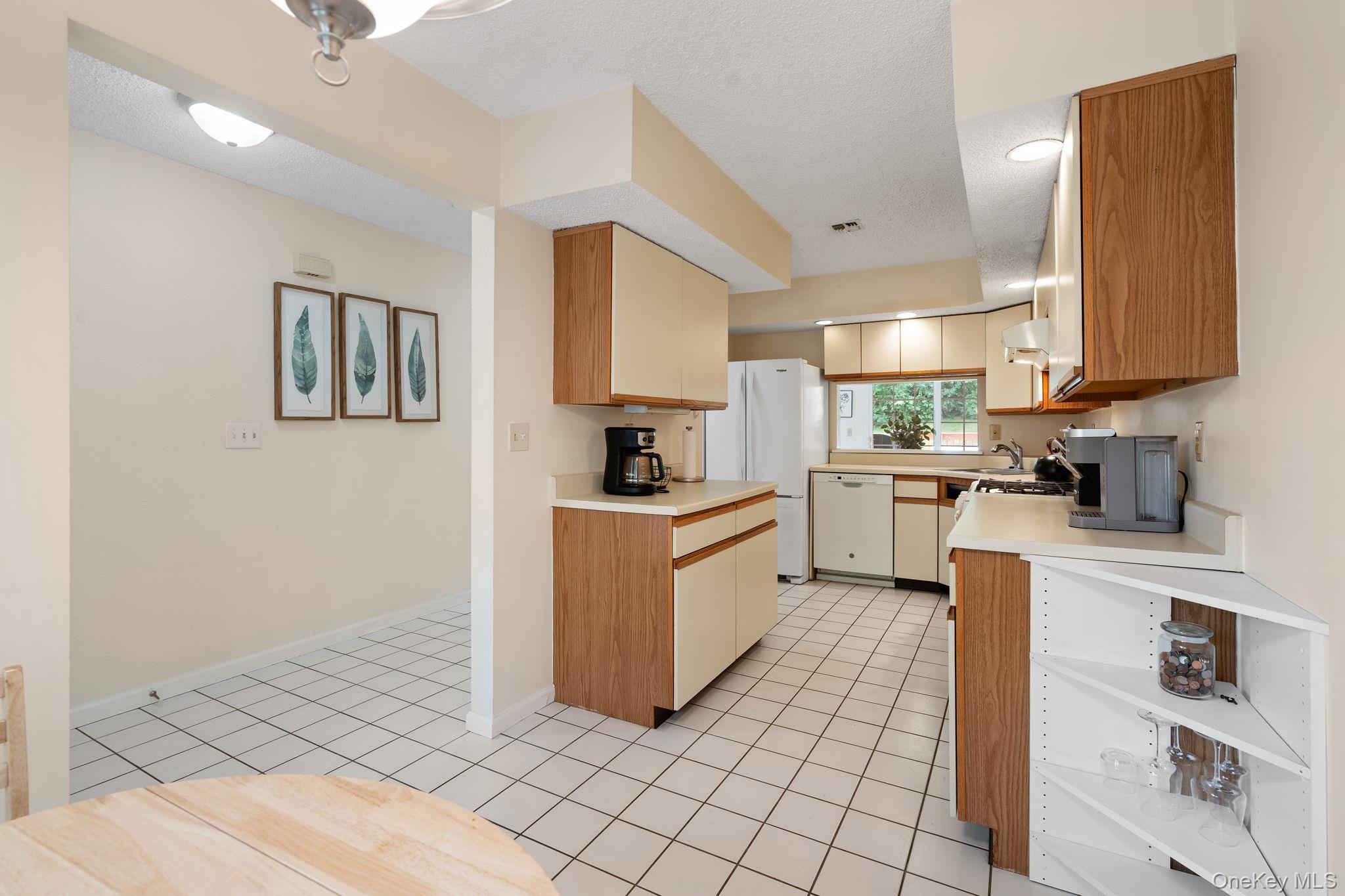 27 Spruce Ridge Drive Property Photo 4