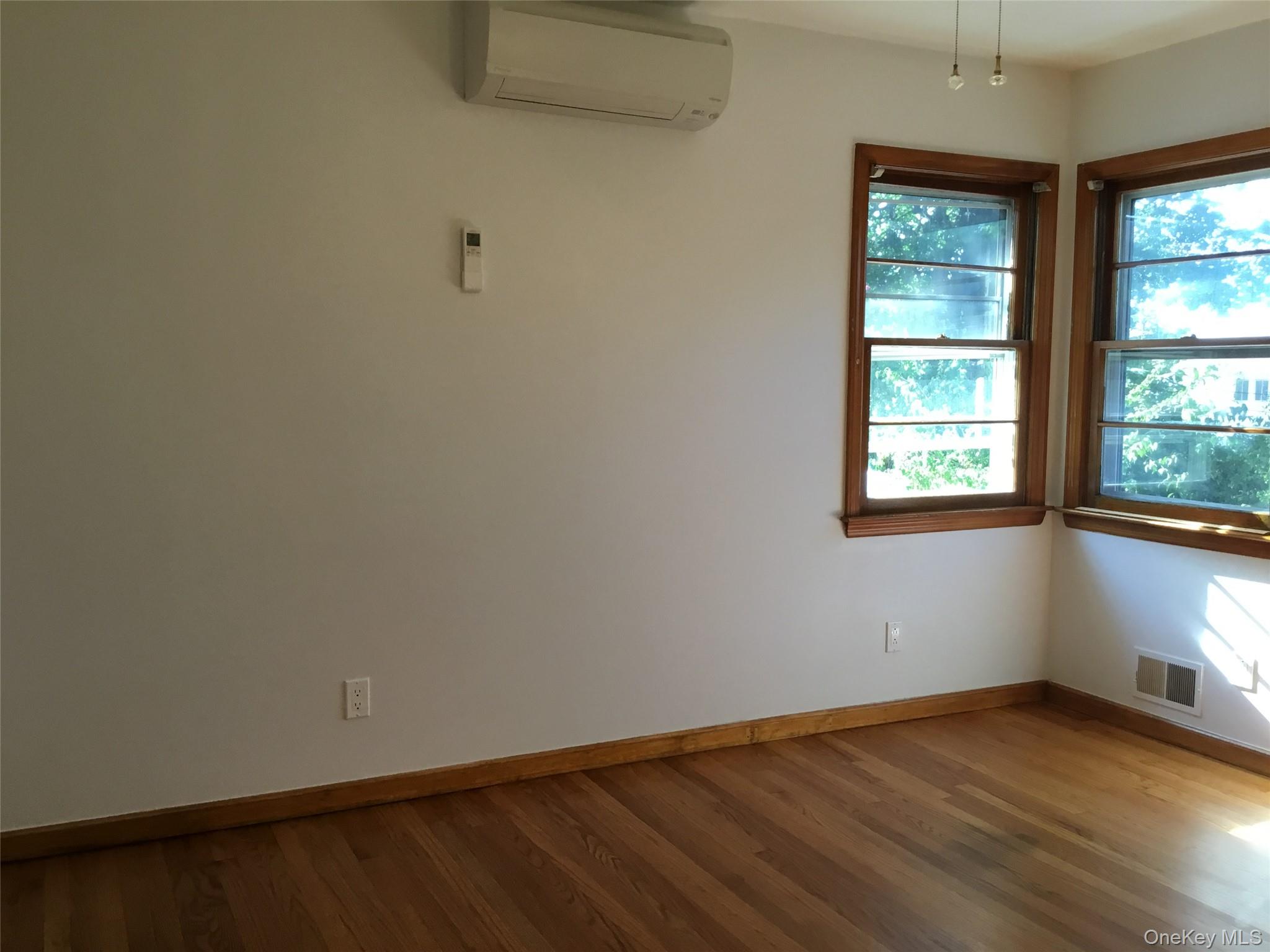 198 Clermont Pl Property Photo 11
