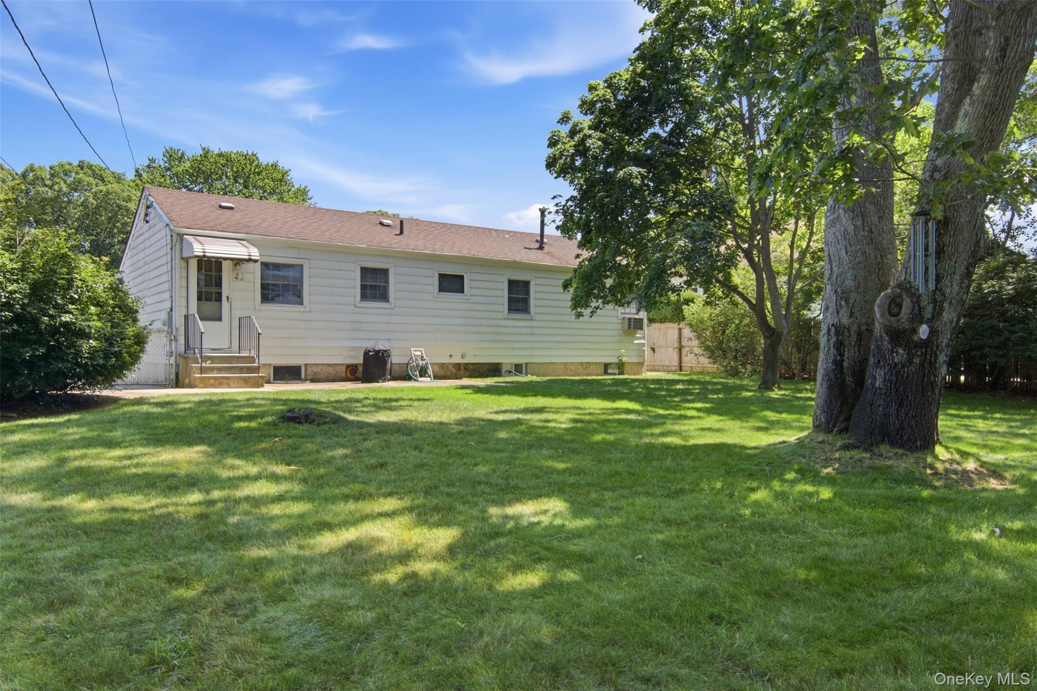22 Berry Lane Property Photo 20