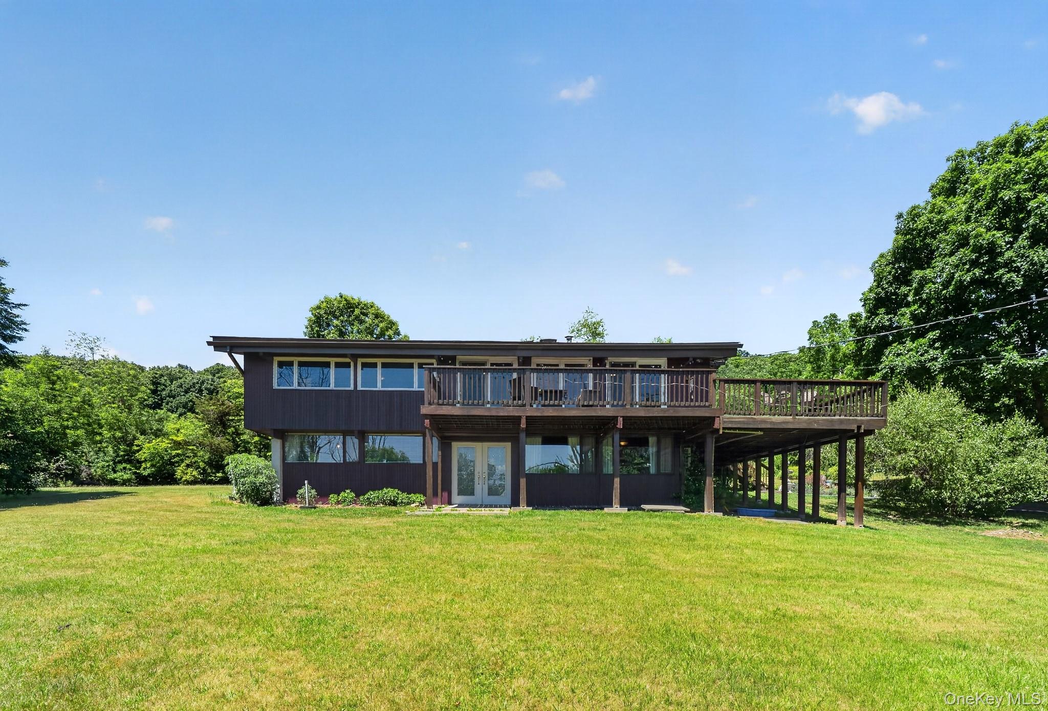 424 Laroe Road Property Photo 1