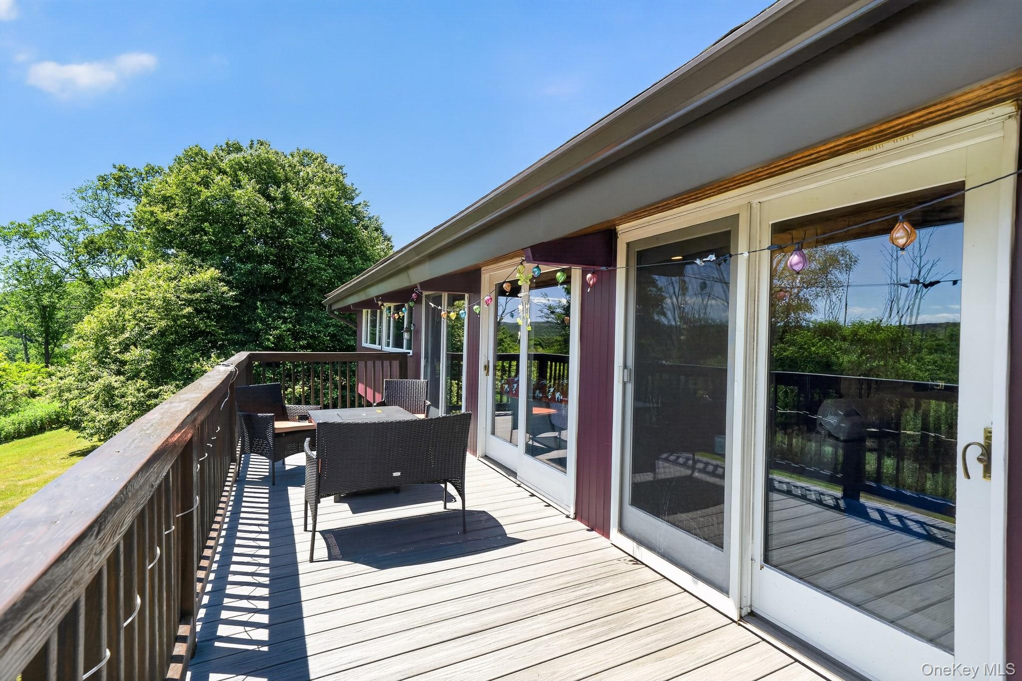 424 Laroe Road Property Photo 2