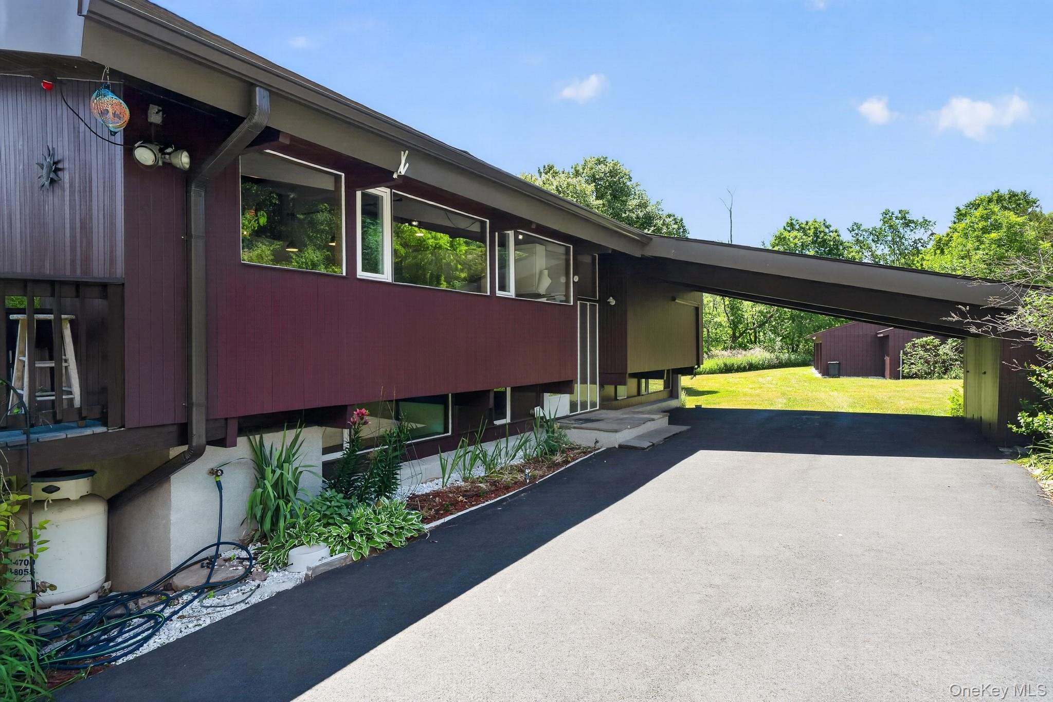 424 Laroe Road Property Photo 4