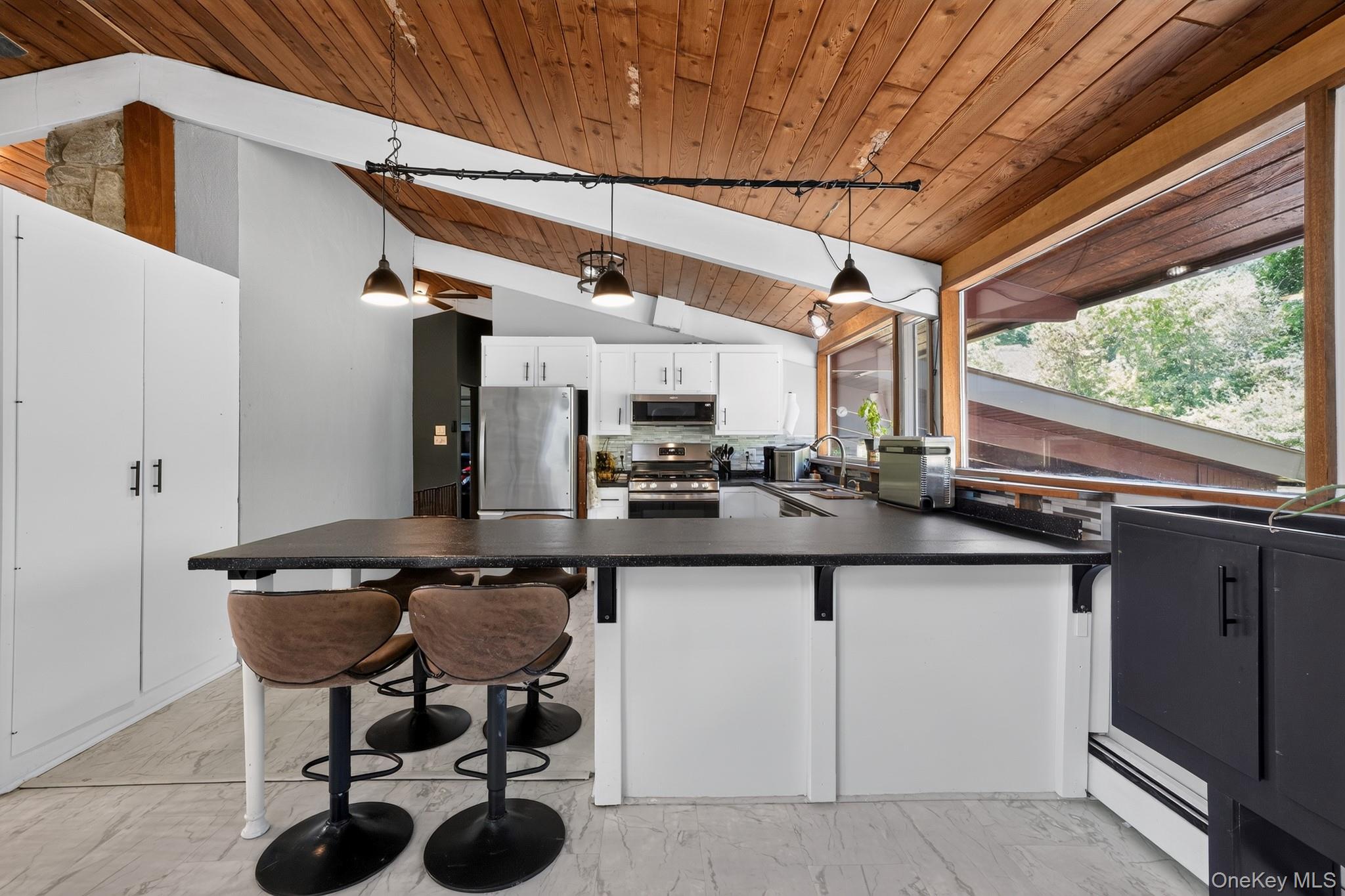 424 Laroe Road Property Photo 6