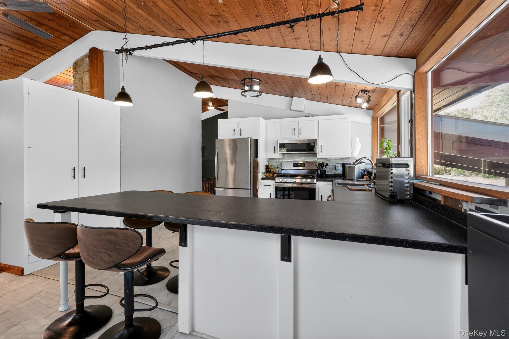 424 Laroe Road Property Photo 7