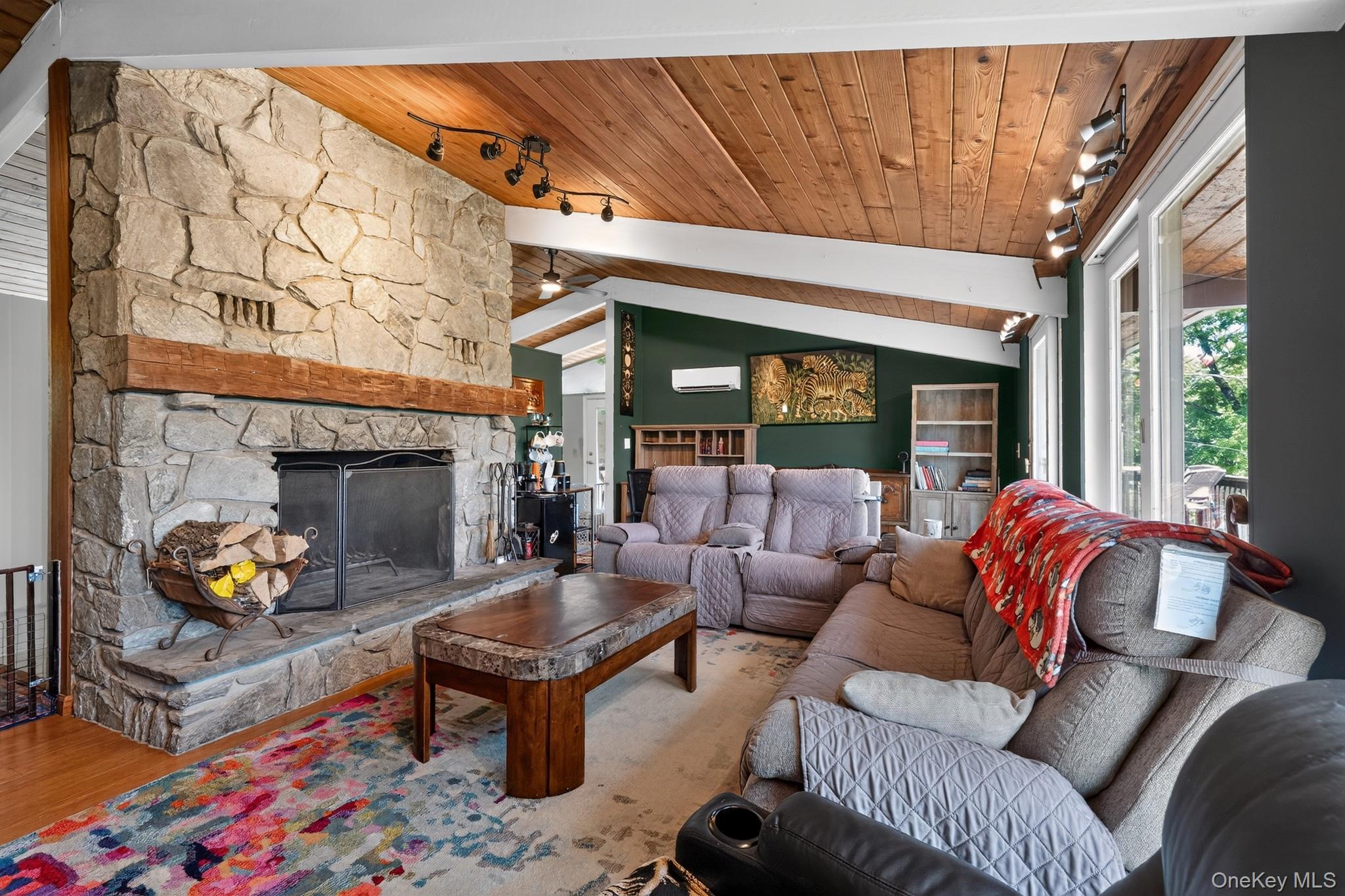 424 Laroe Road Property Photo 9