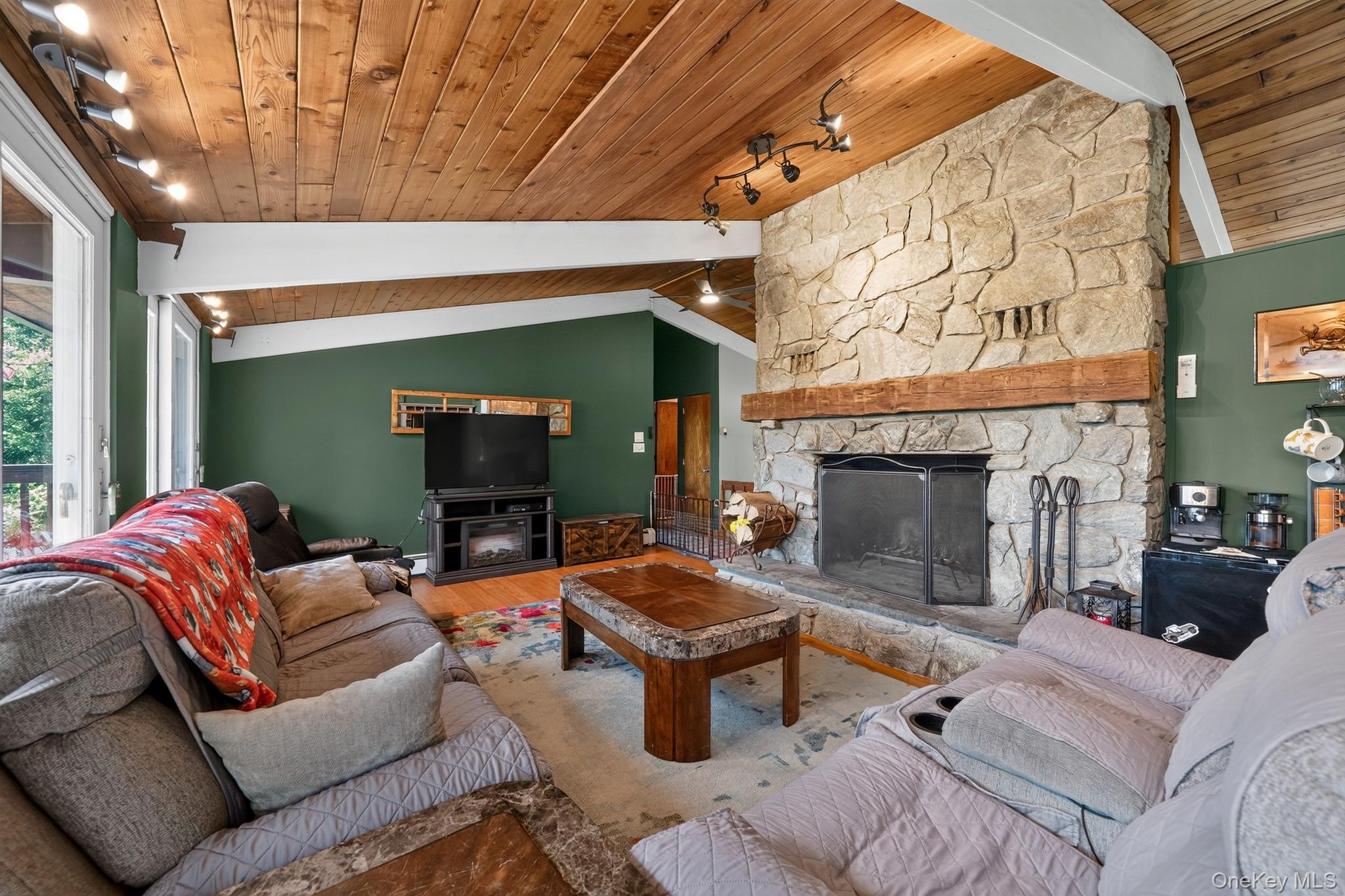 424 Laroe Road Property Photo 11