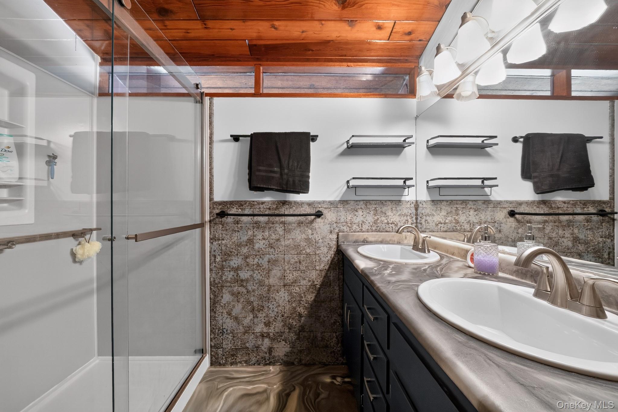 424 Laroe Road Property Photo 22