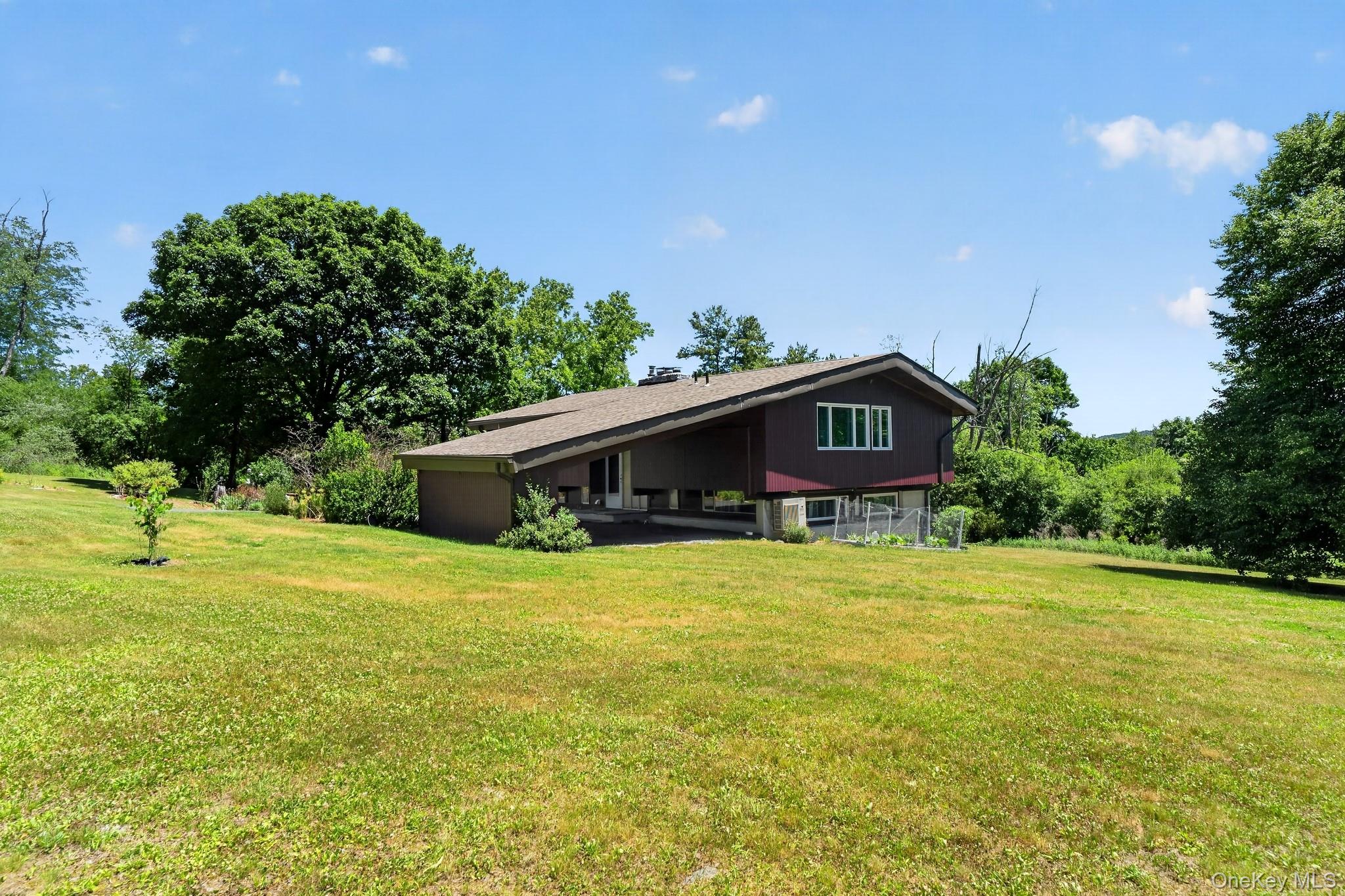 424 Laroe Road Property Photo 32