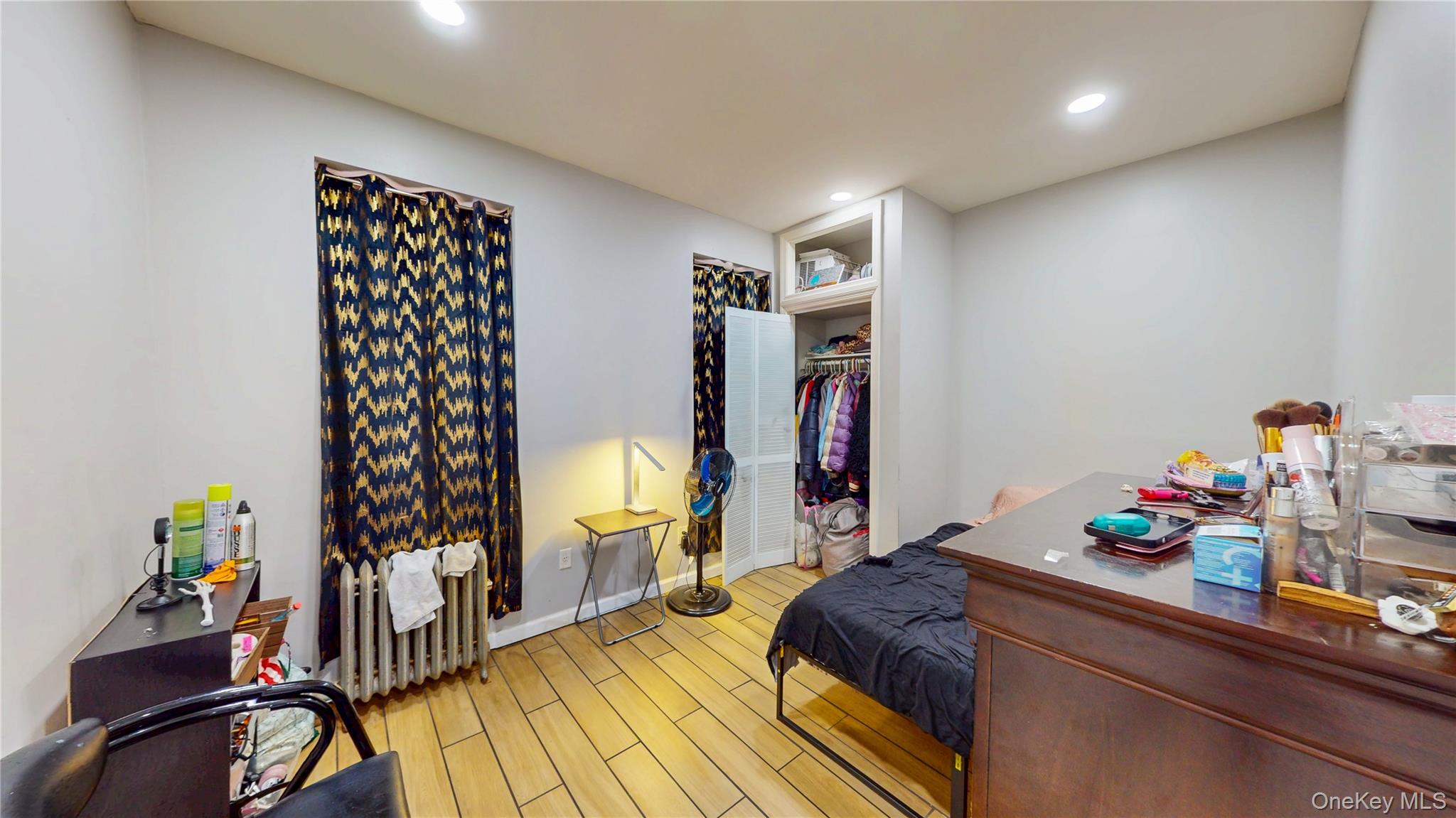 660 Warwick Street Property Photo 6