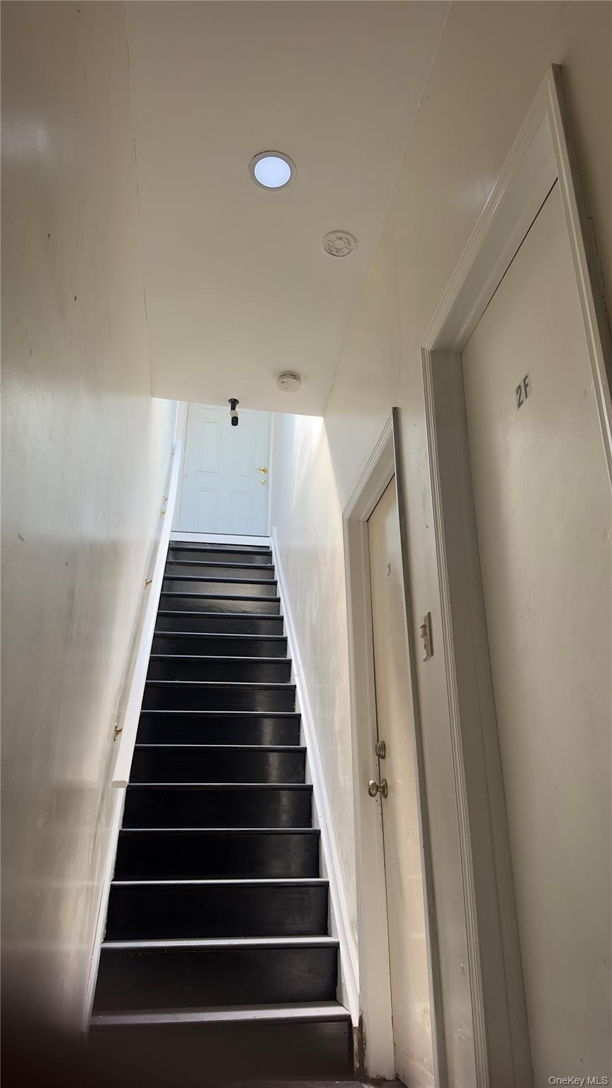 660 Warwick Street Property Photo 7